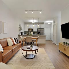Chicago Burbs Gem | Garage, King Beds, Gym, Pool!