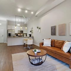 Luxe 1BR DT Elmhurst | Pool, Gym, Garage, King Bed