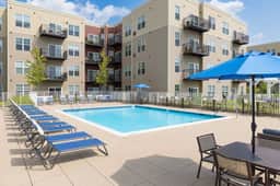 2BR Downtown Elmhurst | Pool, Gym, Kings, Garage - Image 2