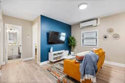 Stylish 1BR | A+ Location, Parking, Laundry - Image 5