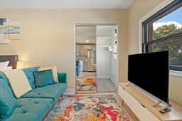 Stylish Studio | A+ Location, Parking, Laundry - Image 2