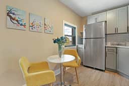 Stylish Studio | A+ Location, Parking, Laundry - Image 3