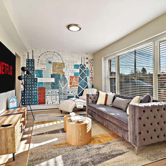 2BR Chicago Escape | 20 min DT, Parking, Laundry - Image 1