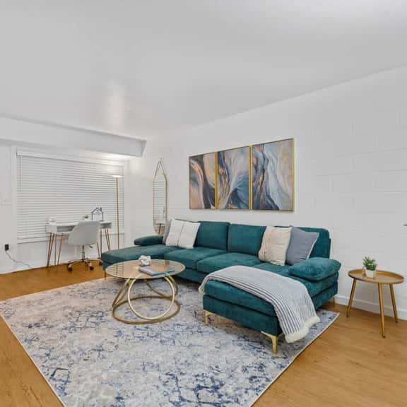 King Bed, Pool, Parking | 1BR Near ASU & DT Tempe - Image 1
