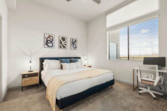 1BR Tempe Haven | King Bed, Pool, Hot Tub, Gym - Image 3