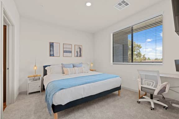 2BR Desert Getaway | Pool, King Beds, Hot Tub, Gym - Image 4