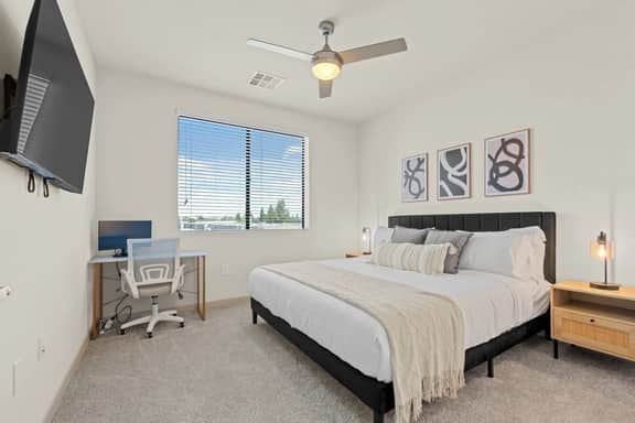 2BR Desert Getaway | Pool, King Beds, Hot Tub, Gym - Image 3