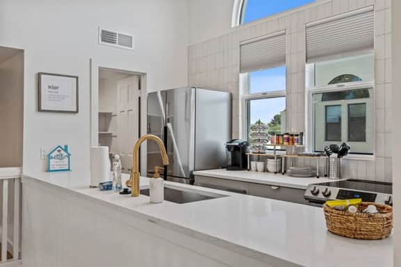 Lux Desert Oasis | Pool Table, Parking, Location - Image 3