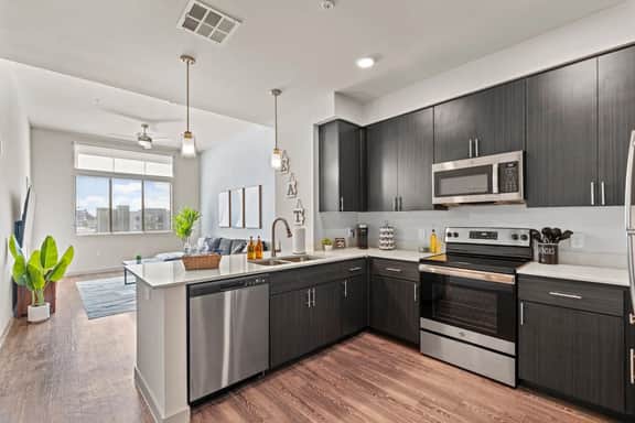 Luxe Desert Retreat | Pool, Hot Tub, Gym, Parking! - Image 4