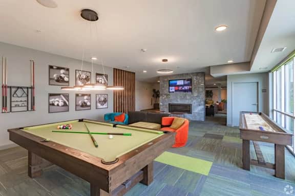 Naperville Family Fun! Pool, Pickleball, Kids Room - Image 5