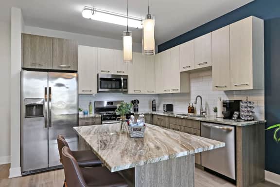 Naperville Getaway | 1BR w/ Pool, Gym & More! - Image 4