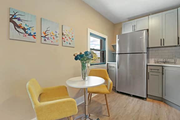 Stylish Studio | A+ Location, Parking, Laundry - Image 3