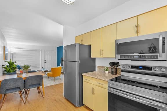 Stylish 2BR: King Beds, Pool | Near ASU & DT Tempe - Image 5