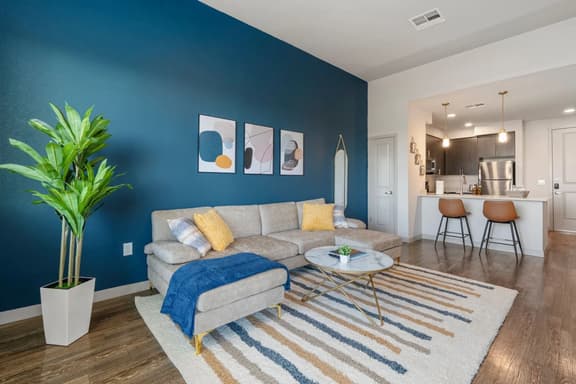 1BR Tempe Haven | King Bed, Pool, Hot Tub, Gym - Image 1