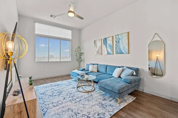 Cozy 1BR | Mountain Views, Pool, Hot Tub, King Bed - Image 1