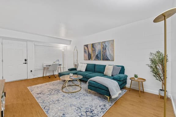 King Bed, Pool, Parking | 1BR Near ASU & DT Tempe - Image 1