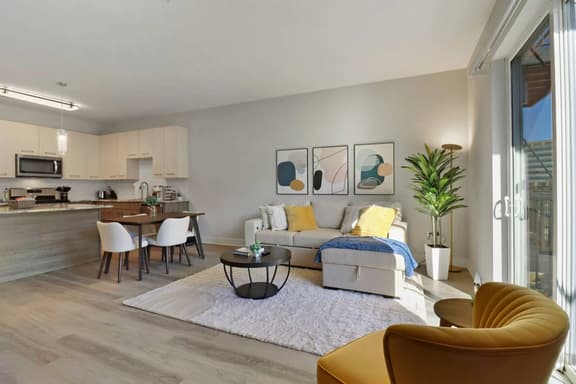 Luxury 2BR - Pool, Gym, Mins to Naperville! - Image 1