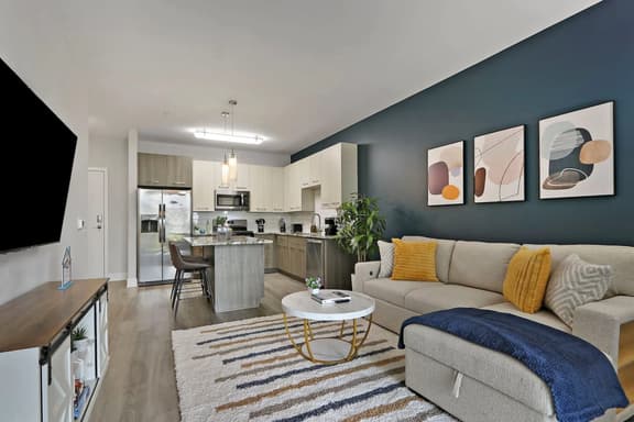 Naperville Getaway | 1BR w/ Pool, Gym & More! - Image 1
