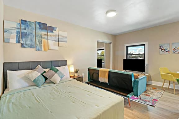 Stylish Studio | A+ Location, Parking, Laundry - Image 1